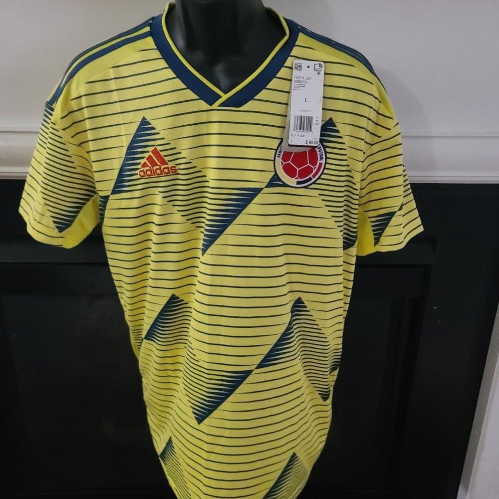 NWT Men's Adidas Federacion Colombiana de Futbol Soccer Jersey